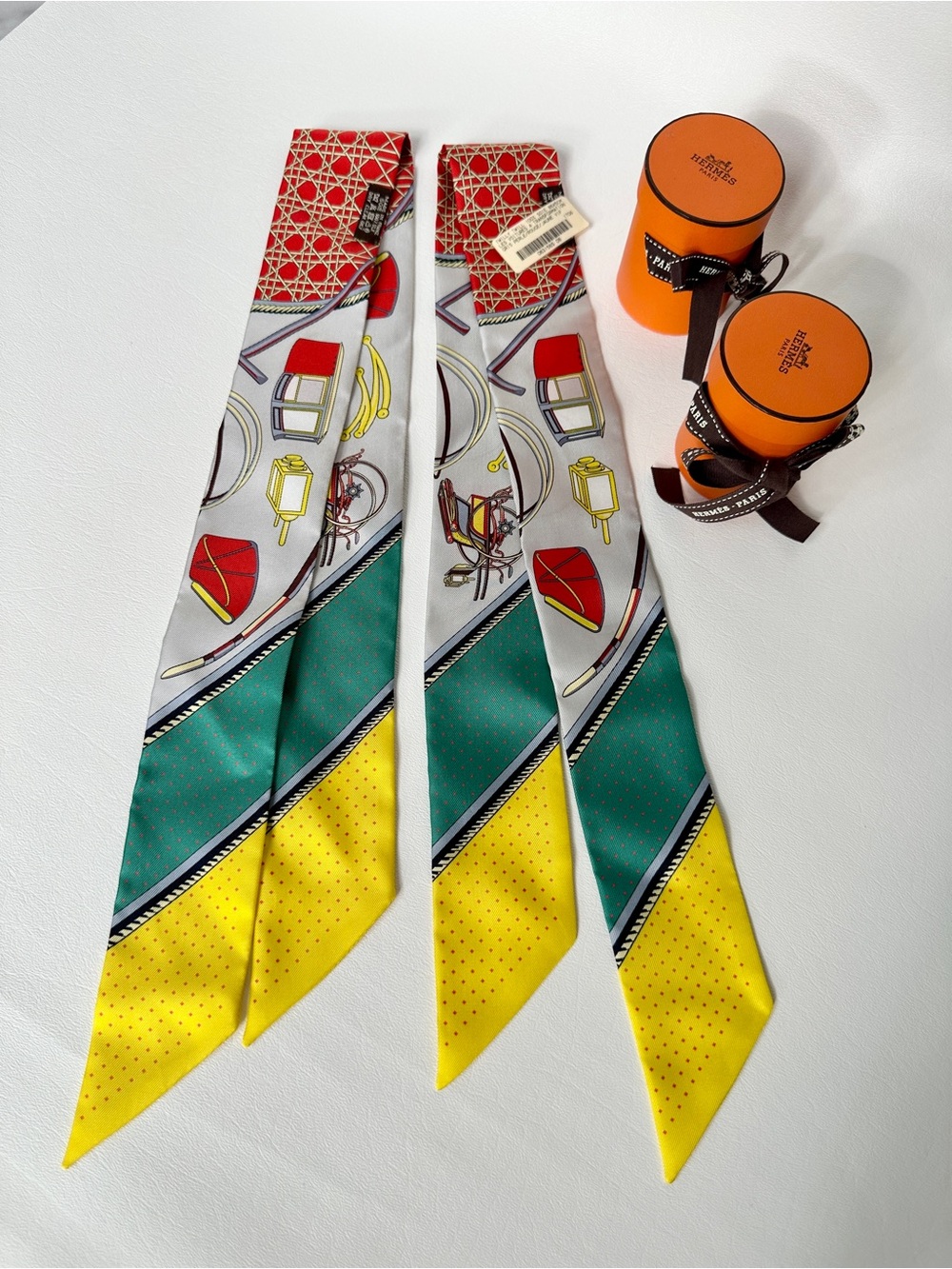 HERMES SILK Les Voitures a Transformation GREEN/GRIS PERLE/ROUGE/JAUNE TWILLY